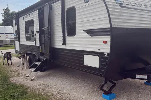 Camille the Homey Apartment-Style Living RV for Weekend Escapes