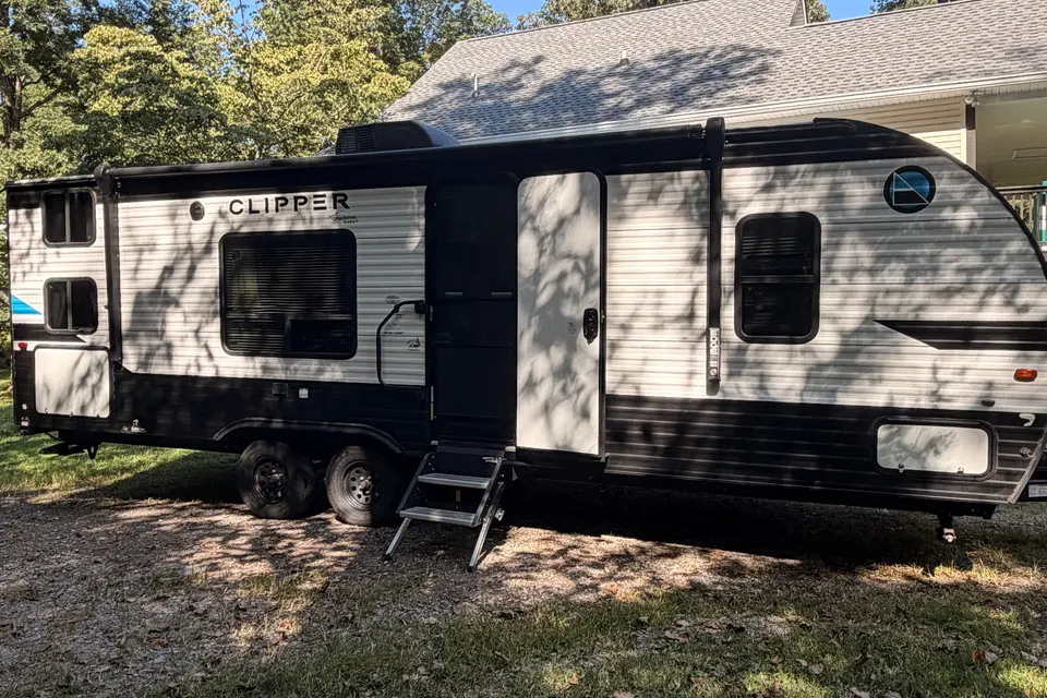 Camille the Homey Apartment-Style Living RV for Weekend Escapes