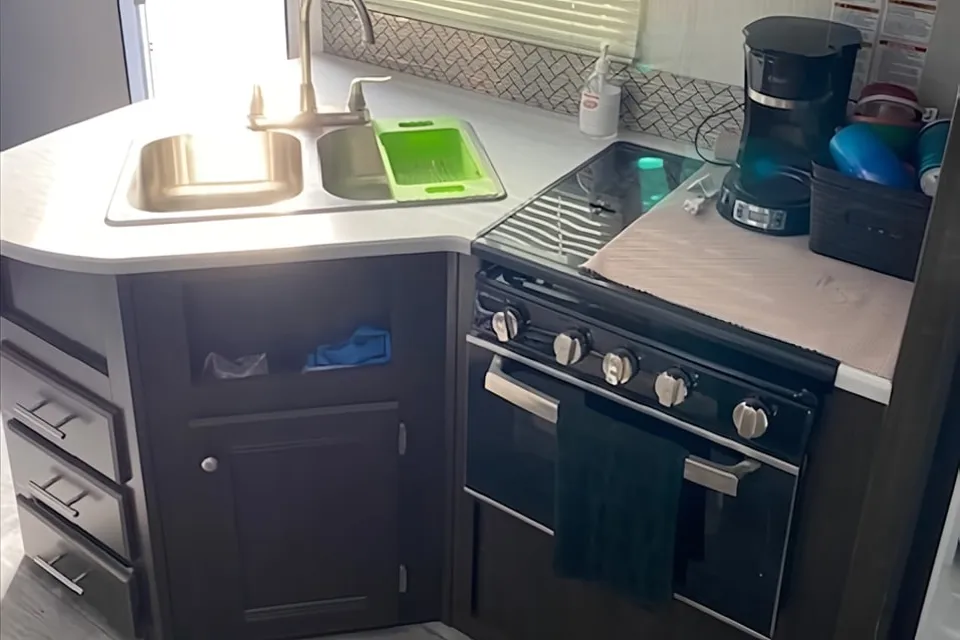 Vamonos Heartland Pioner Travel Trailer