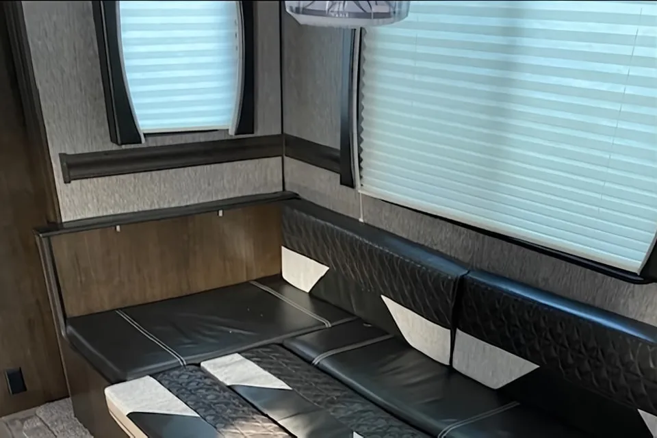 Vamonos Heartland Pioner Travel Trailer