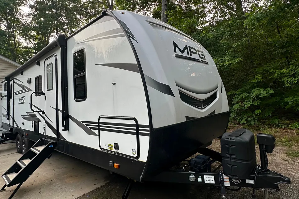 Cruiser RV MPG Ultra Lite 3100 BH Travel Trailer