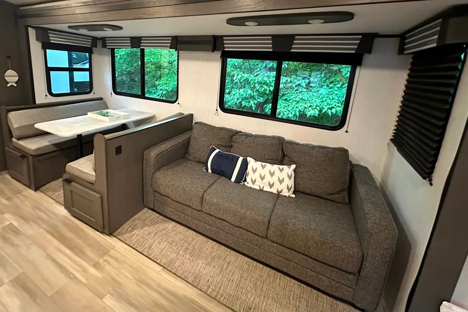 Cruiser RV MPG Ultra Lite 3100 BH Travel Trailer