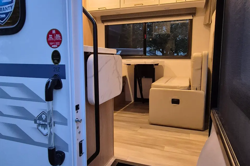 Four Winds 24' Classe C 2027