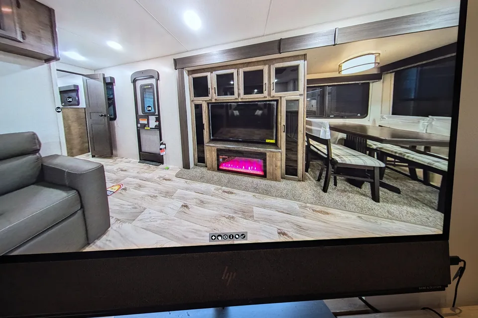 Sandra's Venture RV SportsTrek Travel Trailer