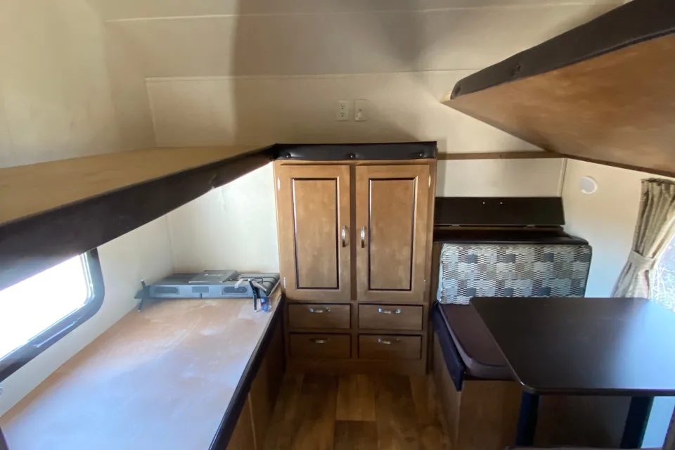 2 Bedroom Trailer with Washer/Dryer