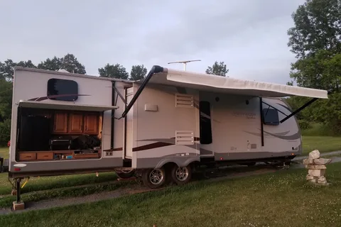 Cedar & Stone 32’ Viewfinder RV VS32KIBH Travel Trailer