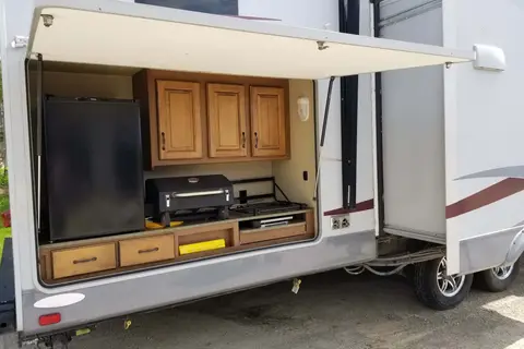 Cedar & Stone 32’ Viewfinder RV VS32KIBH Travel Trailer