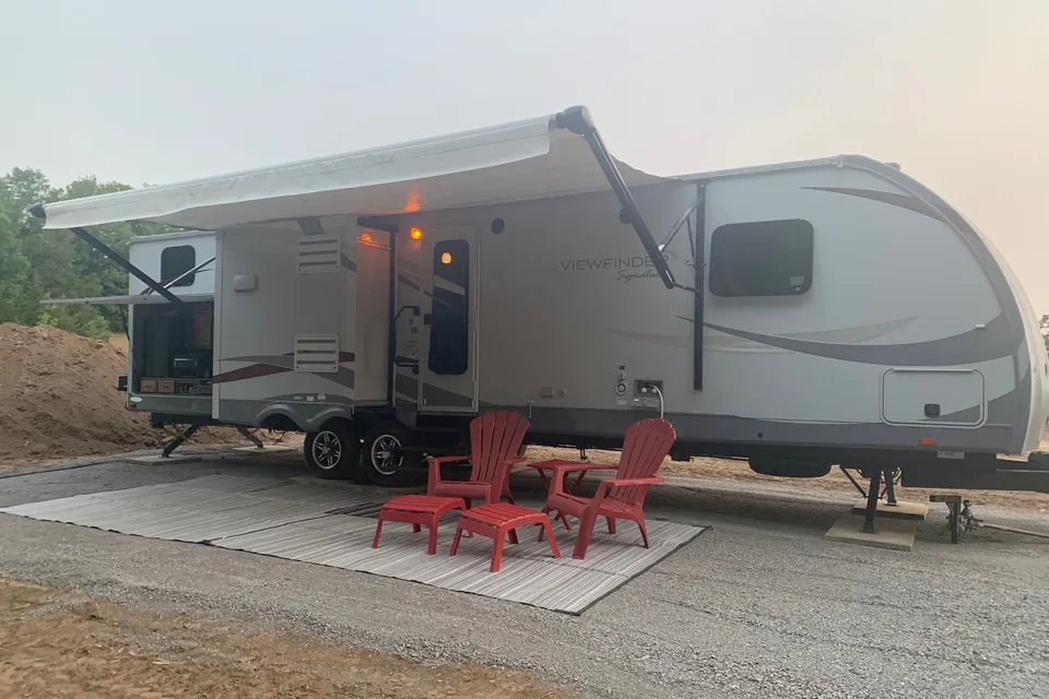 Cedar & Stone 32’ Viewfinder RV VS32KIBH Travel Trailer