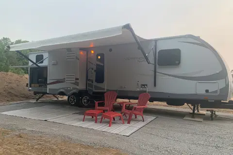 Cedar & Stone 32’ Viewfinder RV VS32KIBH Travel Trailer