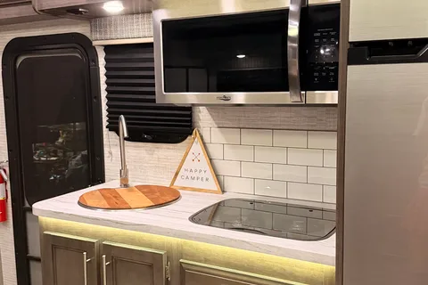 Augusta Adventure Coach