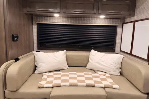 Augusta Adventure Coach