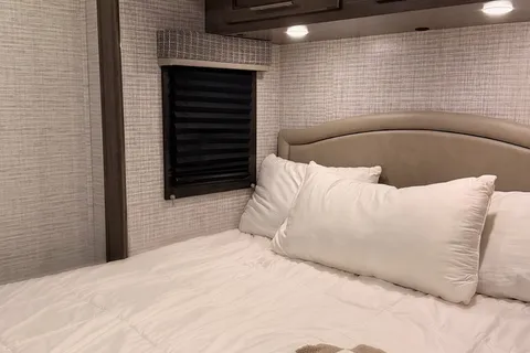 Augusta Adventure Coach
