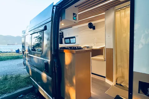 Millie - 2016 Promaster 3500 Campervan Extended/High Roof Off The Gird