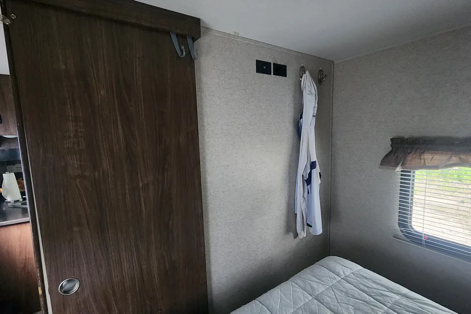 Dave's Pioneer BH270 Travel Trailer