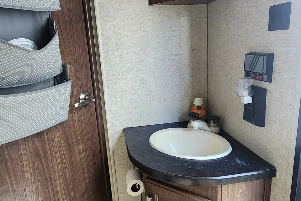Dave's Pioneer BH270 Travel Trailer