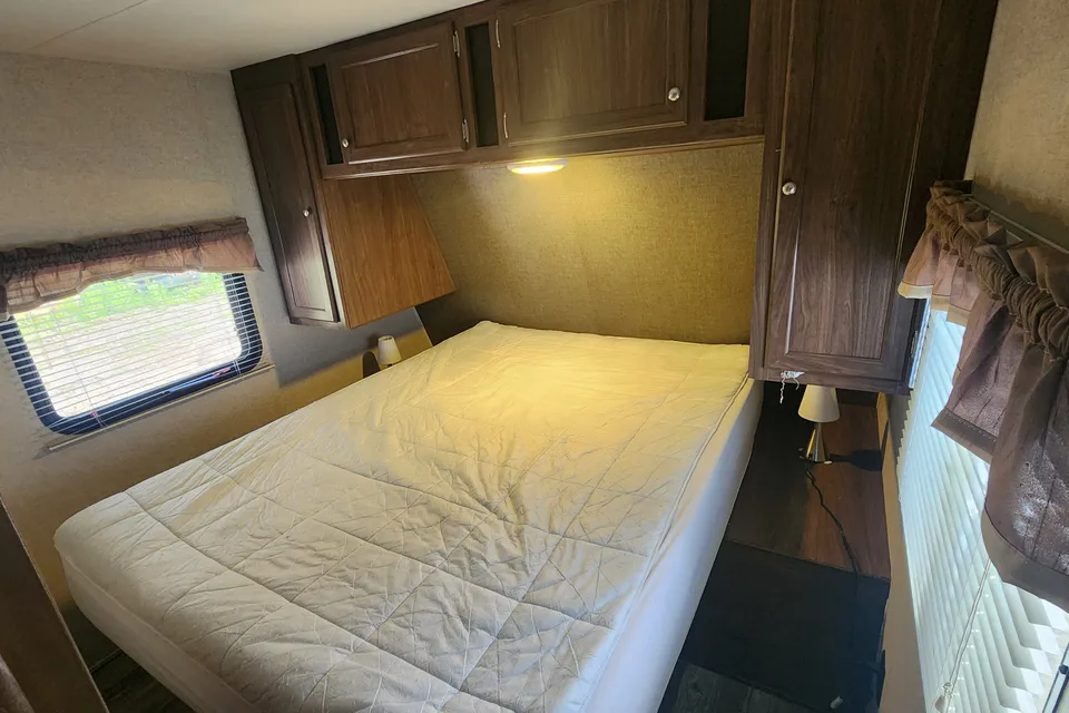 Dave's Pioneer BH270 Travel Trailer