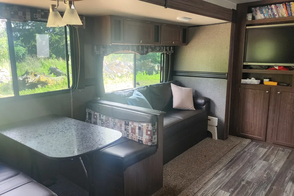 Dave's Pioneer BH270 Travel Trailer