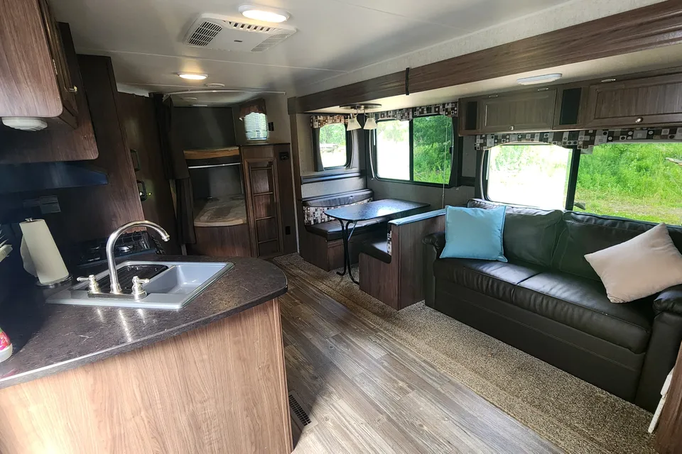 Dave's Pioneer BH270 Travel Trailer
