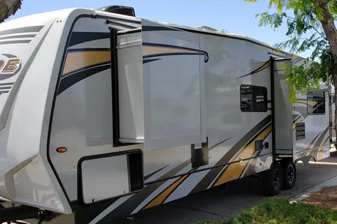 J&M Rentals ,Eclipse RV Attitude 28IBG Toy Hauler