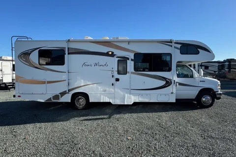 EMU’s EXCITING 28’ FOUR WINDZ