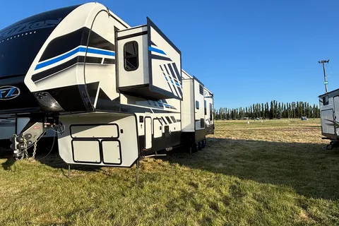 Omar's Keystone 419 gooseneck
