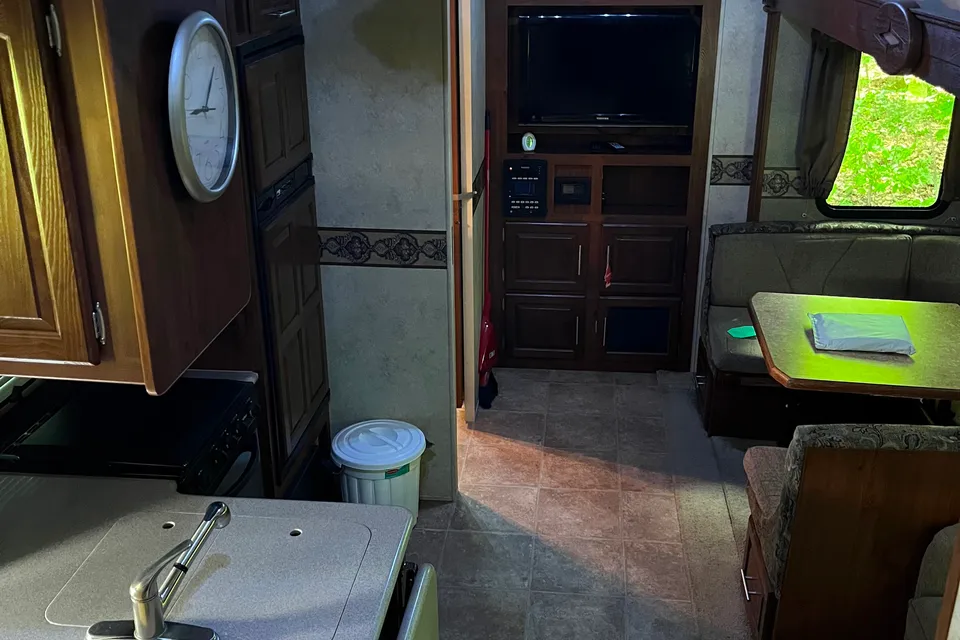 Marc's Flagstaff BHWS28 Fifth Wheel