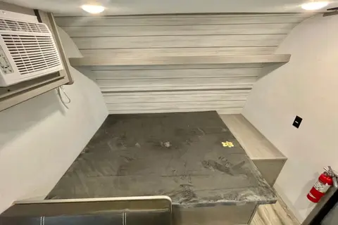 Yamil's Coleman Lantern lt Travel Trailer