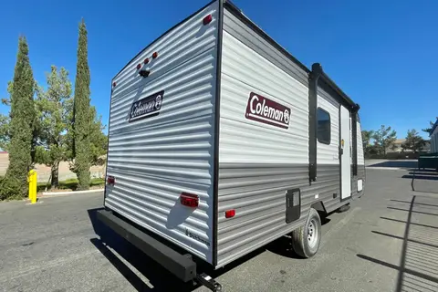 Yamil's Coleman Lantern lt Travel Trailer