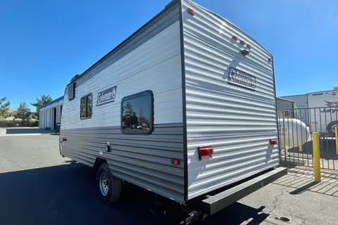 Yamil's Coleman Lantern lt Travel Trailer