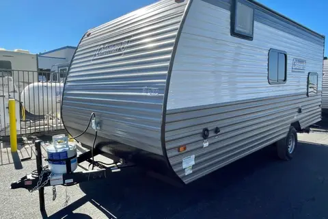 Yamil's Coleman Lantern lt Travel Trailer