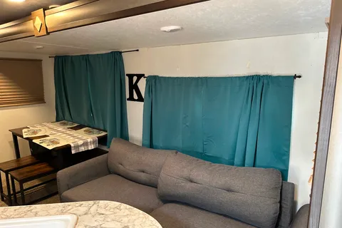 Keystone Springdale Rolling Family Pet Friendly Vacation
