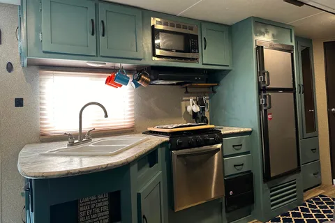 Keystone Springdale Rolling Family Pet Friendly Vacation
