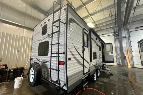 EM Jay flight 23 MBH Travel Trailer