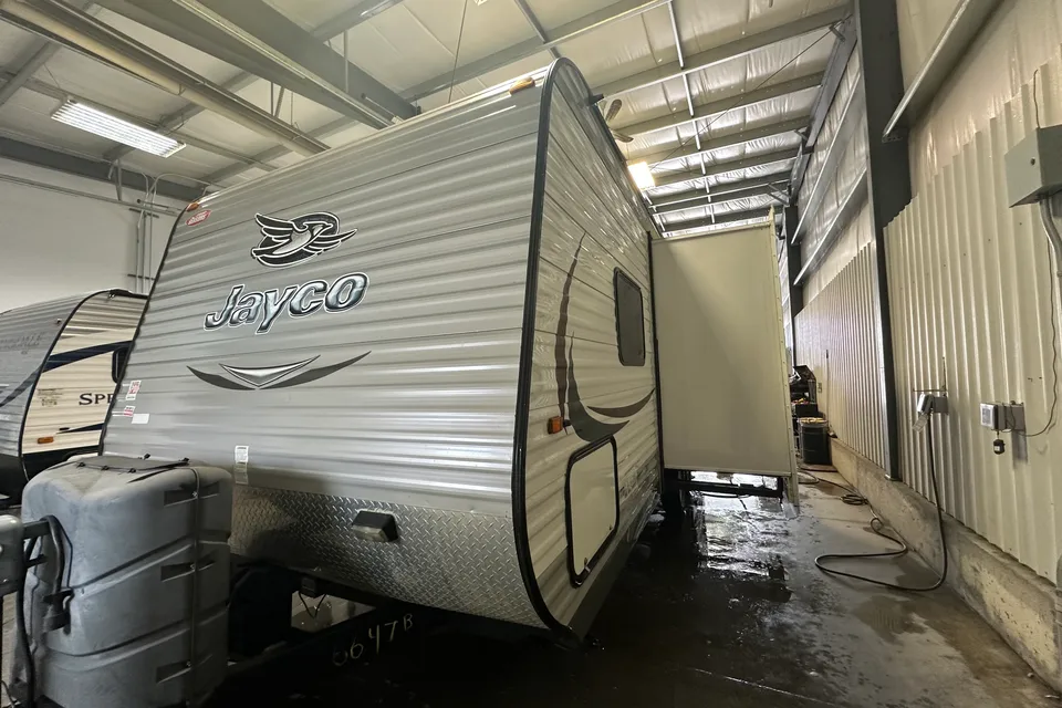 EM Jay flight 23 MBH Travel Trailer