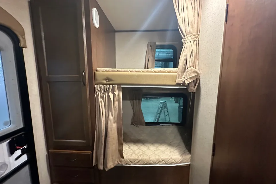 EM Jay flight 23 MBH Travel Trailer