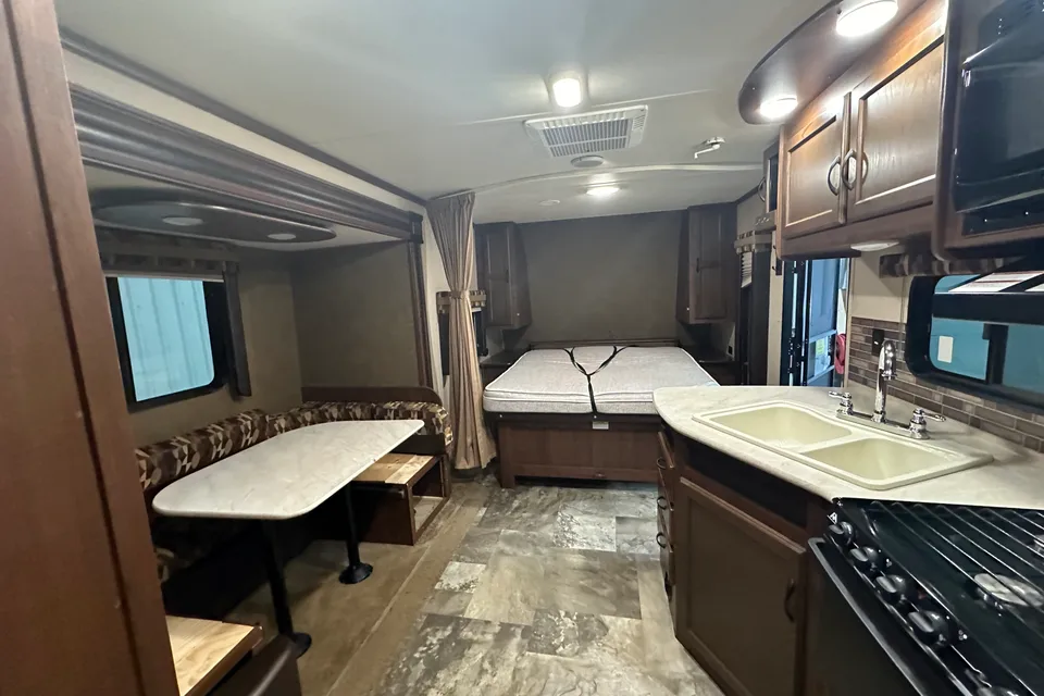 EM Jay flight 23 MBH Travel Trailer