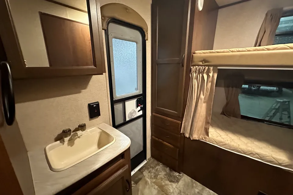 EM Jay flight 23 MBH Travel Trailer