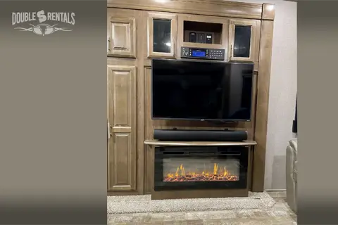 SIGNATURE w/ Private Master, Kitchen Island, Elec Fireplace & Outdoor Kitchen