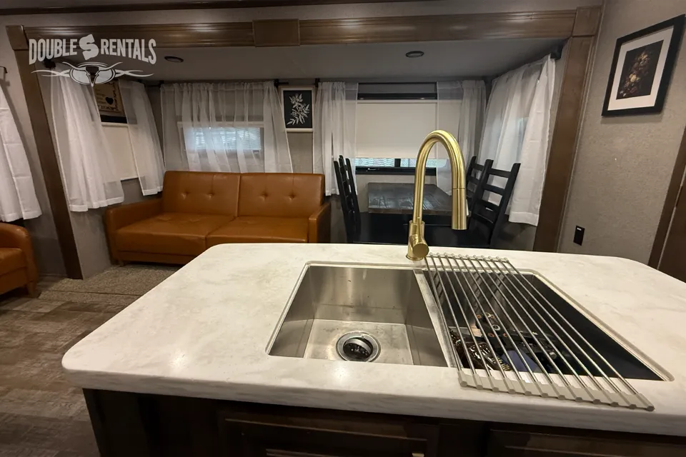 SIGNATURE w/ Private Master, Kitchen Island, Elec Fireplace & Outdoor Kitchen