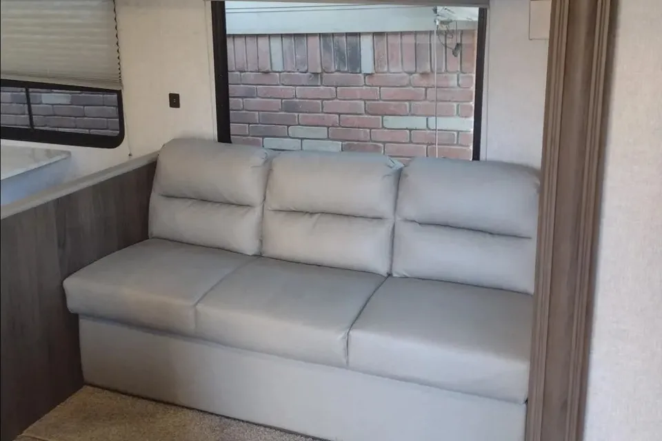 SilverLake 2 w/ Bunks: Delivery Available ($85)Fully Equipped: No Prep Fee