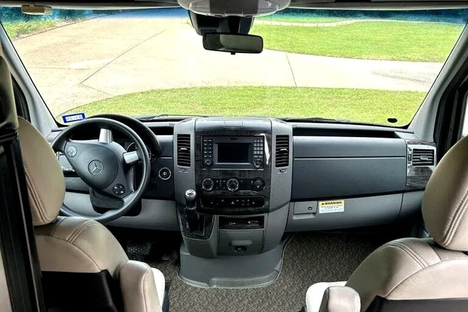 16-18mpg Fun, Premium M-BENZ Roadtrek CS Adventurous Class B