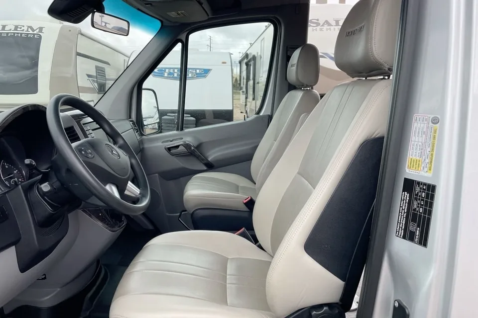 16-18mpg Fun, Premium M-BENZ Roadtrek CS Adventurous Class B