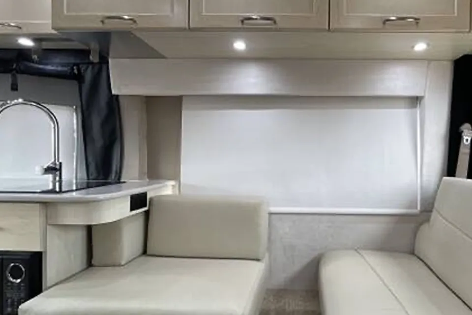 Selina's Pleasure-Way ONTOUR 2 Class B