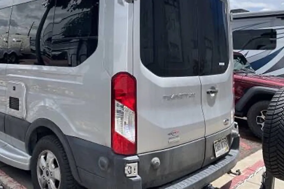 Selina's Pleasure-Way ONTOUR 2 Class B