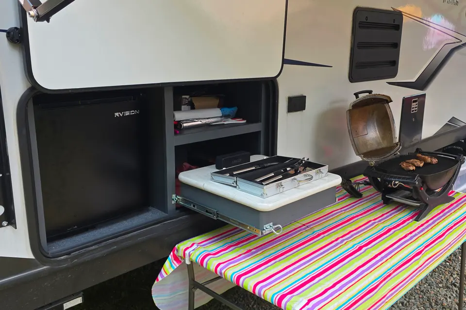 Michael's Keystone Bullet Crossfire 2430BH Travel Trailer