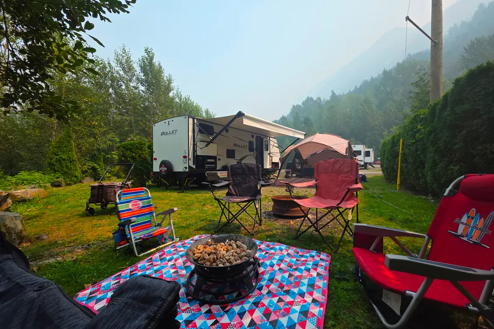 Michael's Keystone Bullet Crossfire 2430BH Travel Trailer