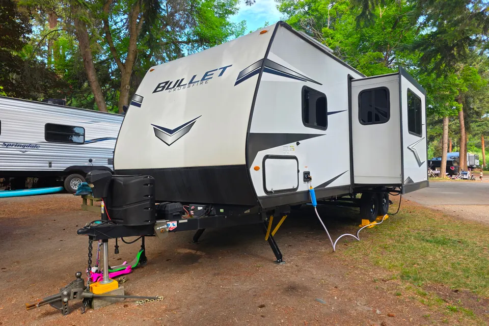Michael's Keystone Bullet Crossfire 2430BH Travel Trailer