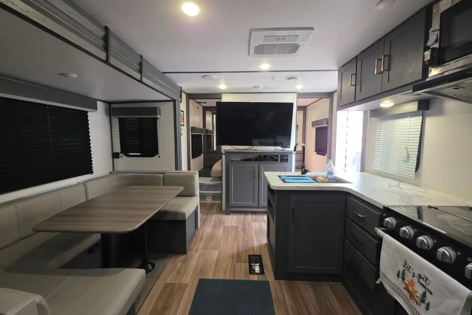Michael's Keystone Bullet Crossfire 2430BH Travel Trailer