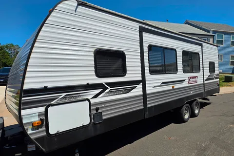 Jeremy's Dutchmen 263bh Travel Trailer