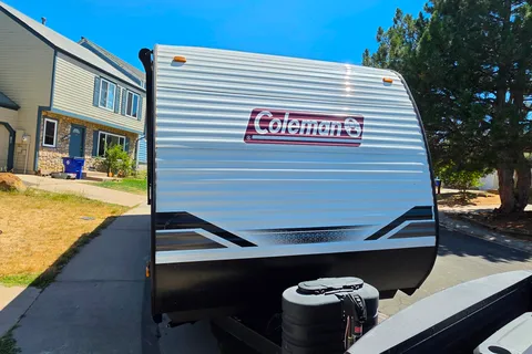 Jeremy's Dutchmen 263bh Travel Trailer